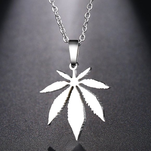 🌸 Refine Maple Leaves Delicate Dainty 925 Silver Plated Necklace, EVGG1078 - Picture 1 of 2